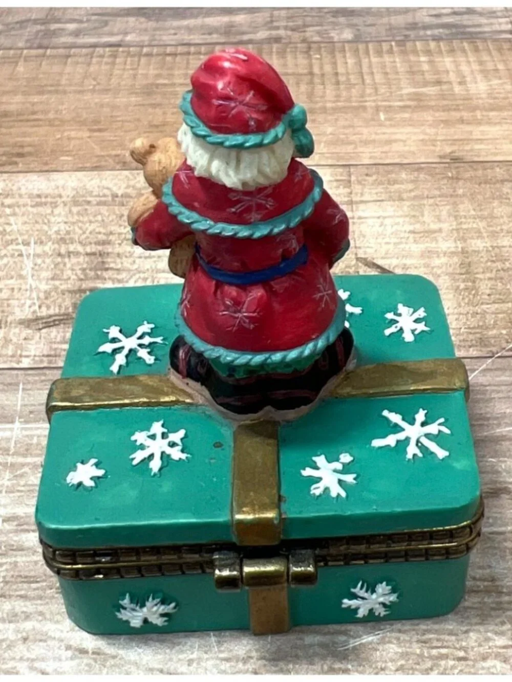 Vintage Christmas Santa Claus Trinket Box With Gift Design & Snowflakes